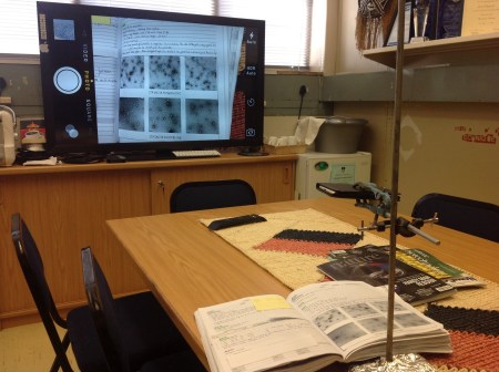 Simple wireless lab book scanning device